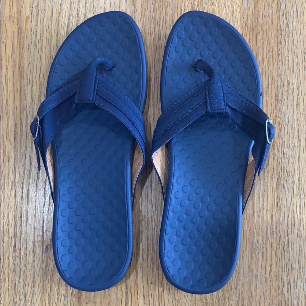 WOMENS FLIP FLAP SIZE 7 WIDE WIDTH !